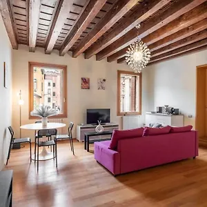 https://apt-apt-with-amazing-view-san-marco.hotelslidodijesolo.com